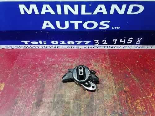 218303z600 gearbox support - 218303z600,
